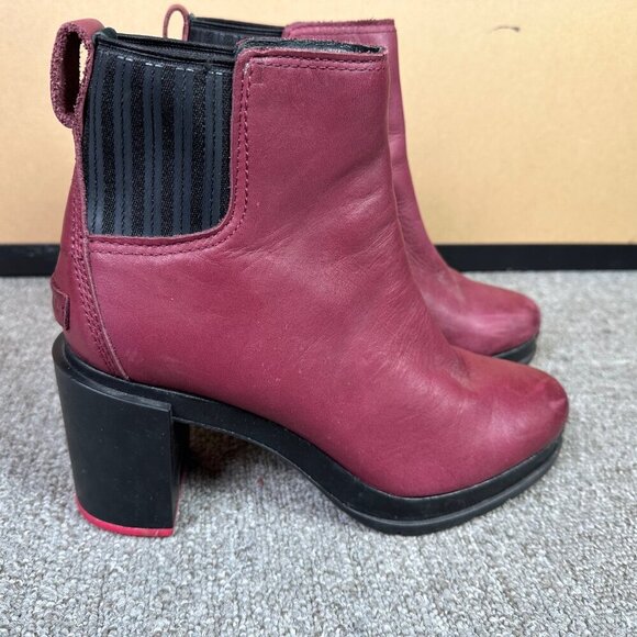 Sorel Margo Wine Red Heeled Chelsea Ankle Boot Leather Waterproof Size 8.5 - Picture 3 of 8